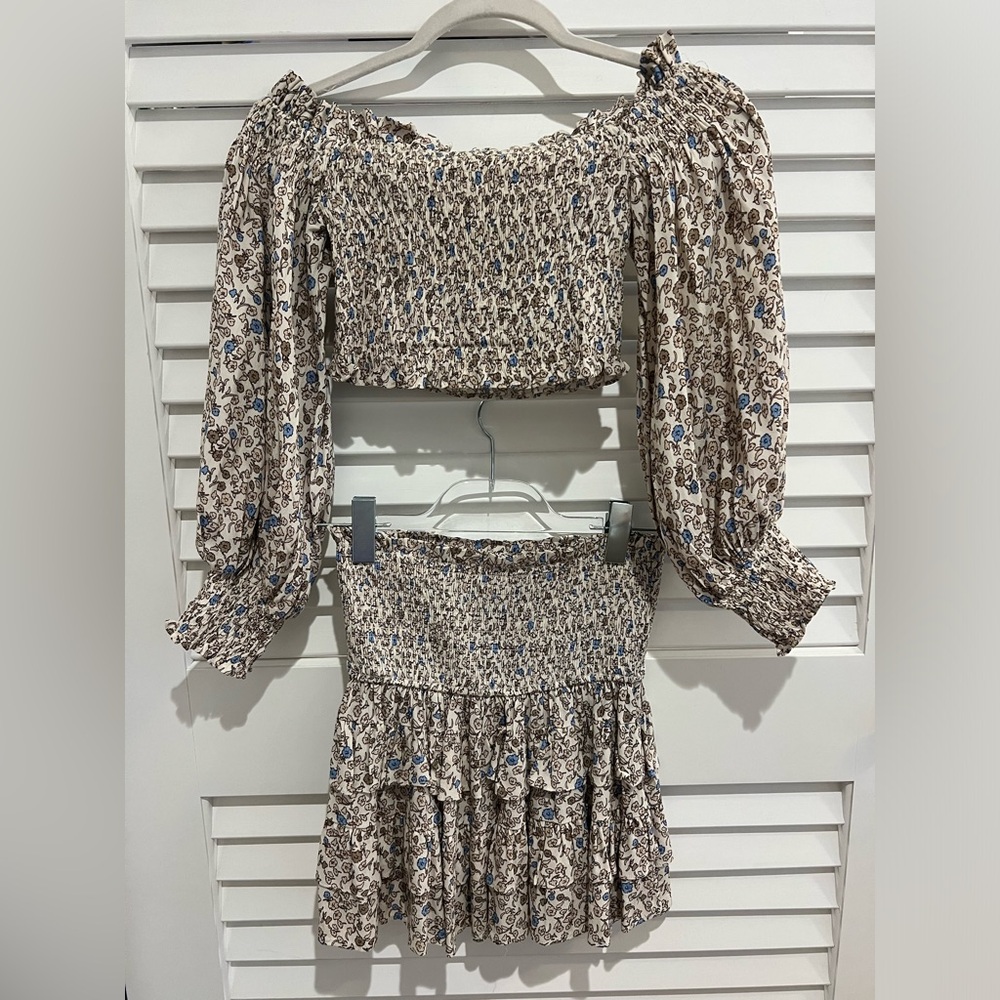 Livaceous Blue & Tan Floral Cropped Long Sleeve & Skirt set Size: M